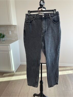 Abercrombie & Fitch The Mom High Rise Curve Love size 4 casual modest denim